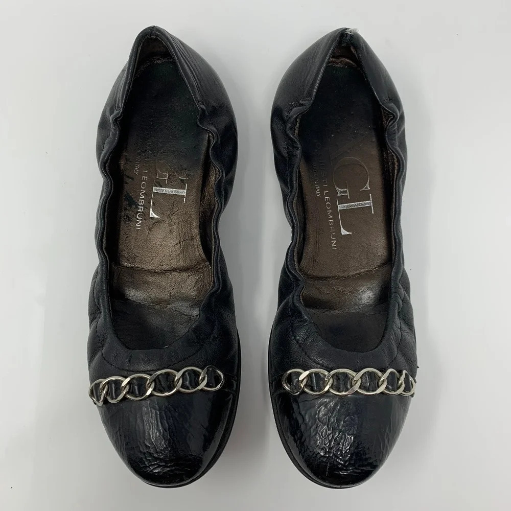 AGL Attilio Giusti Leombruni Chain Flats in Black